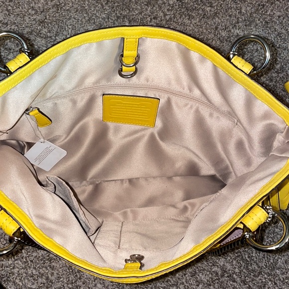 COACH yellow tote - Picture 4 of 4
